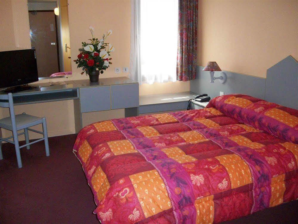 Brit Hotel Essentiel Moulins Avermes Exterior foto